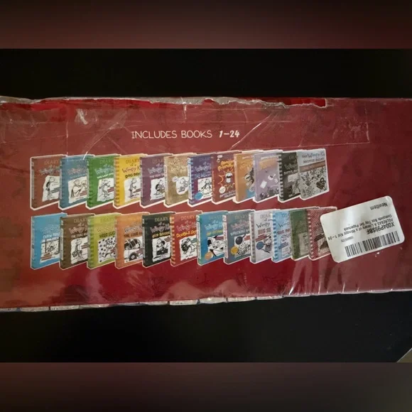 Diary of a Wimpy Kid Book Box Set 1-24 - Picture 3 of 3